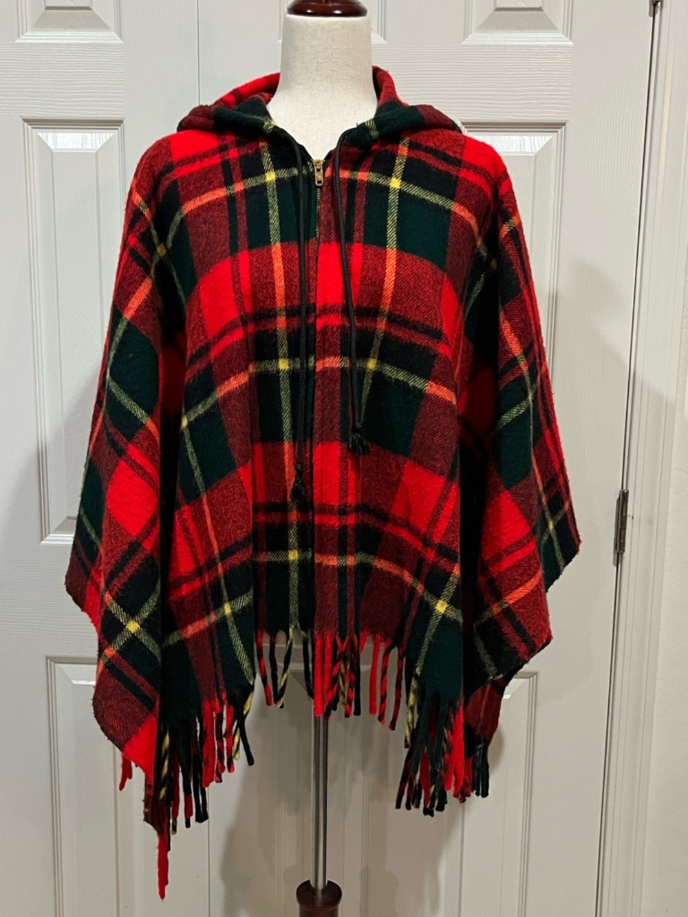 Country Place Red Plaid Tartan Wool Hooded Vintage Poncho One Size